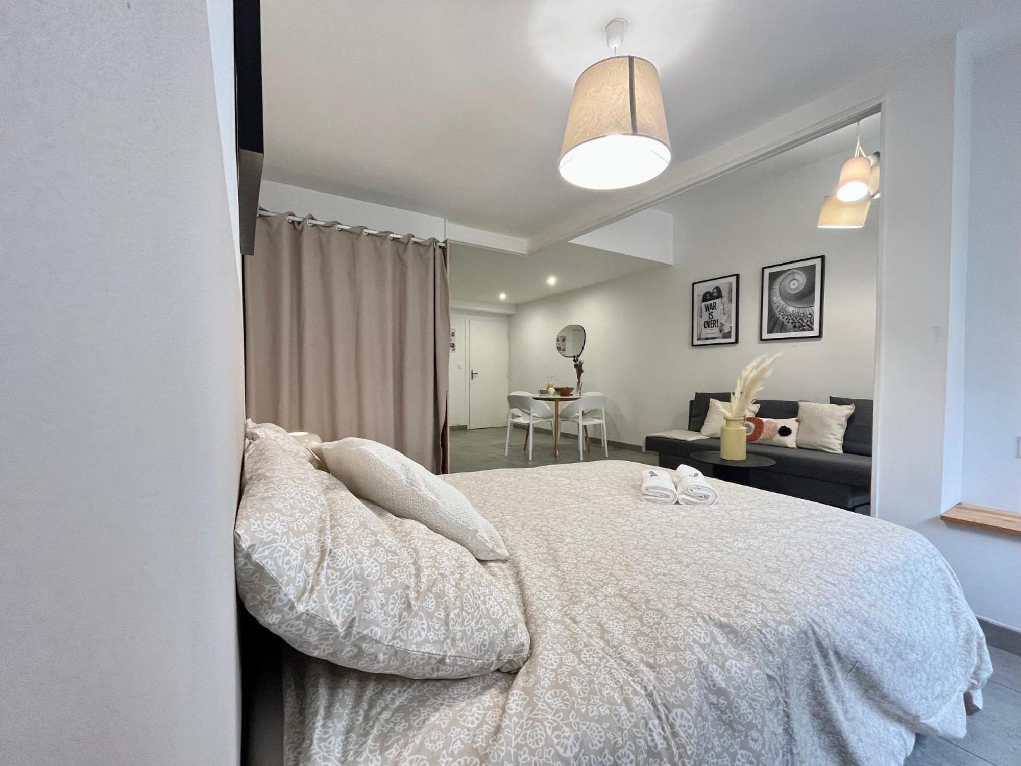 Suite Danbury ลียง ภายนอก รูปภาพ